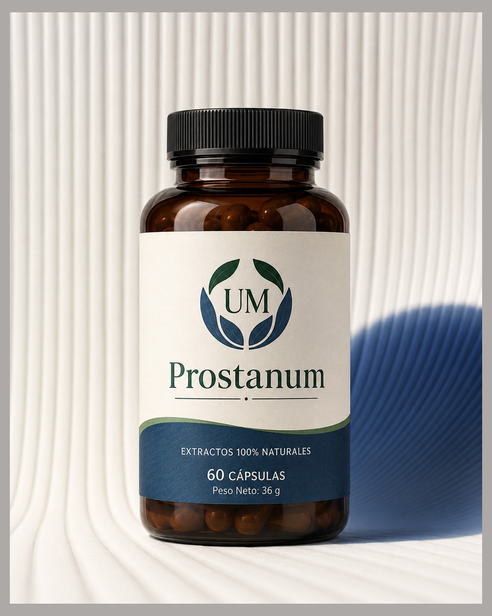 Prostanum en una composición de estudio con tonos crema y verdes